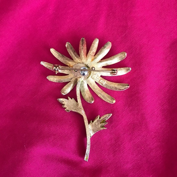 VINTAGE FLOWER PIN FROM THE 1960s - Picture 3 of 4
